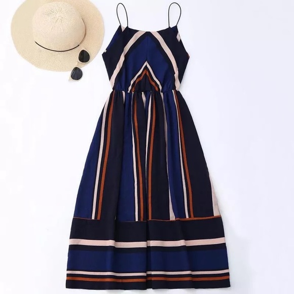 Striped Retro Summer Dress - Picture 2 of 8